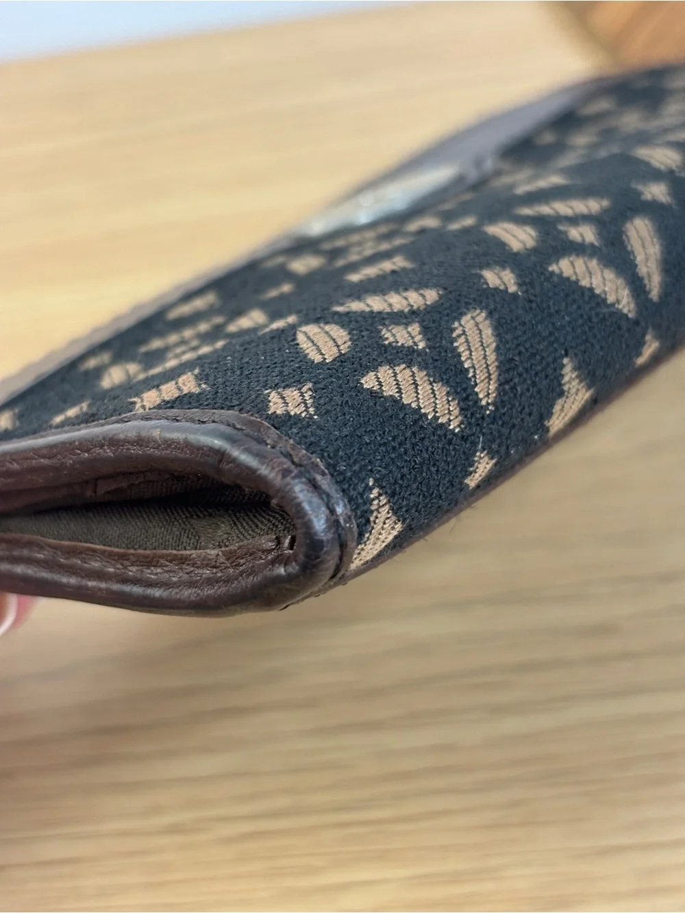 Y2K Fossil Key-Per Canvas Diamond Geometric Black/Brown Zip Around Wallet‎